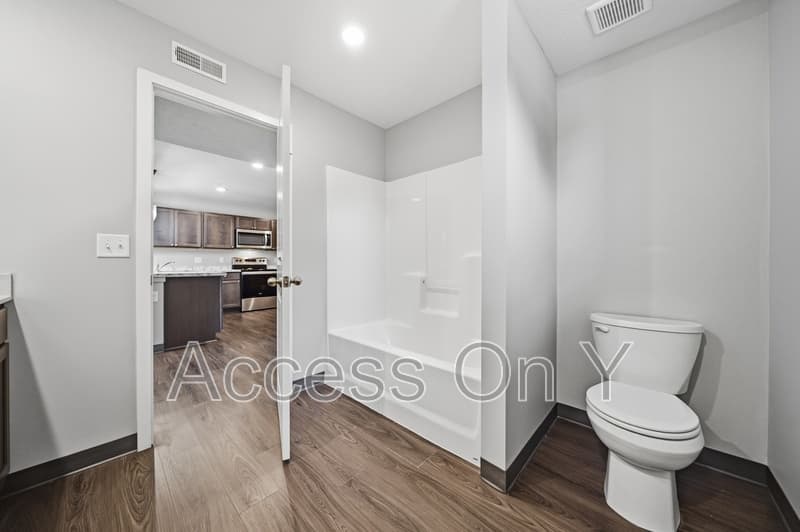 Lincoln Condo: 2320 Y ST
