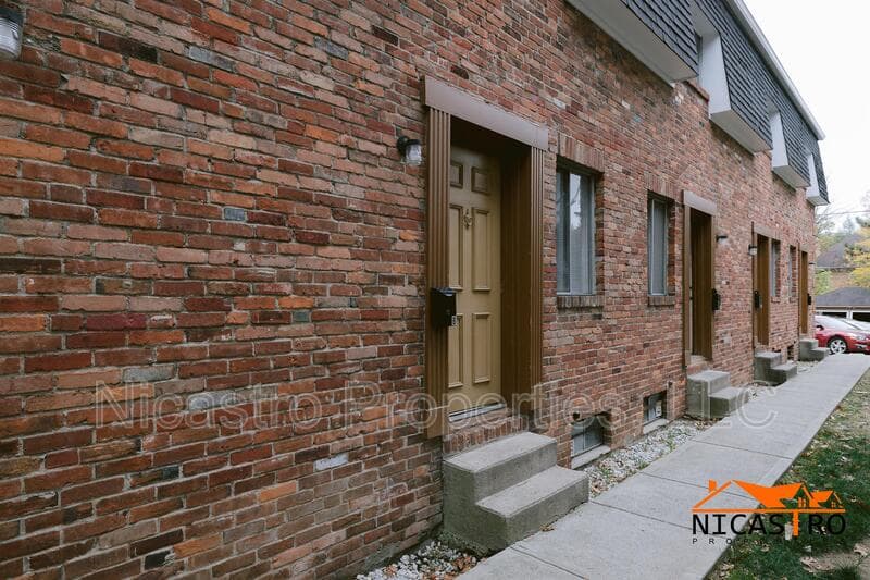 Columbus Condo: 215 East Lane Avenue - C
