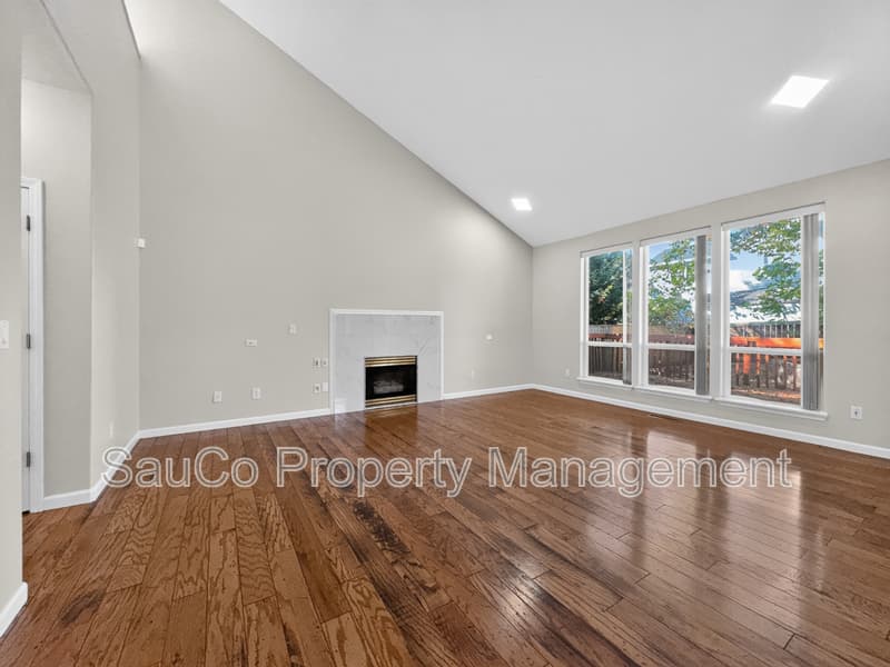 Hillsboro House: 255 Northeast 74th Avenue