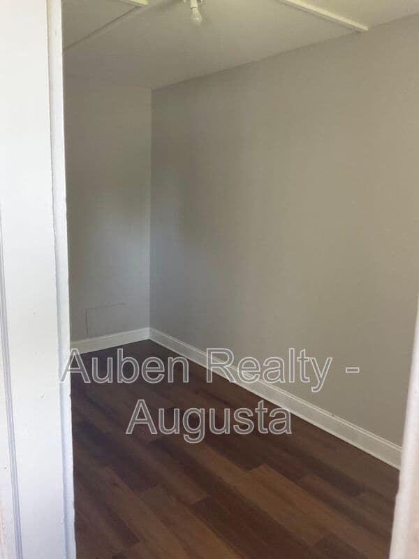 Augusta House: 1928 Kratha Drive