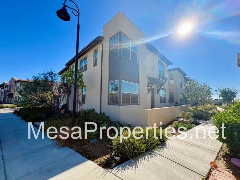 Ontario House: 4130 E. Malagon Privado