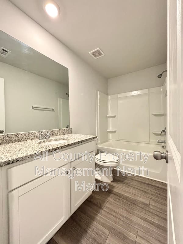 Adairsville Townhome: 305 Rolling Green Road