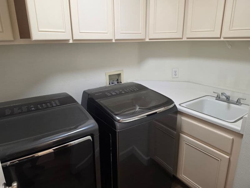 Tustin House: 12425 Woodhall Way