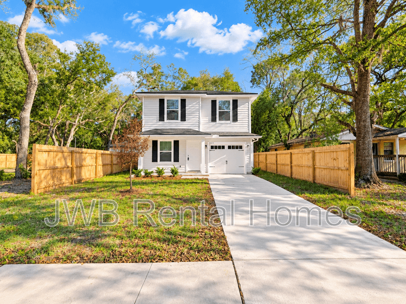 Jacksonville House: 5823 Castellano Ave