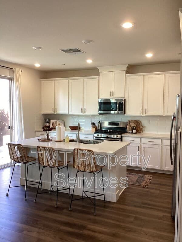 Sacramento House: 3759 Po River Way