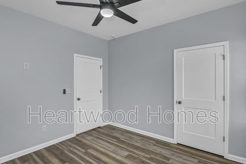 Columbia House: 32 Roberson St