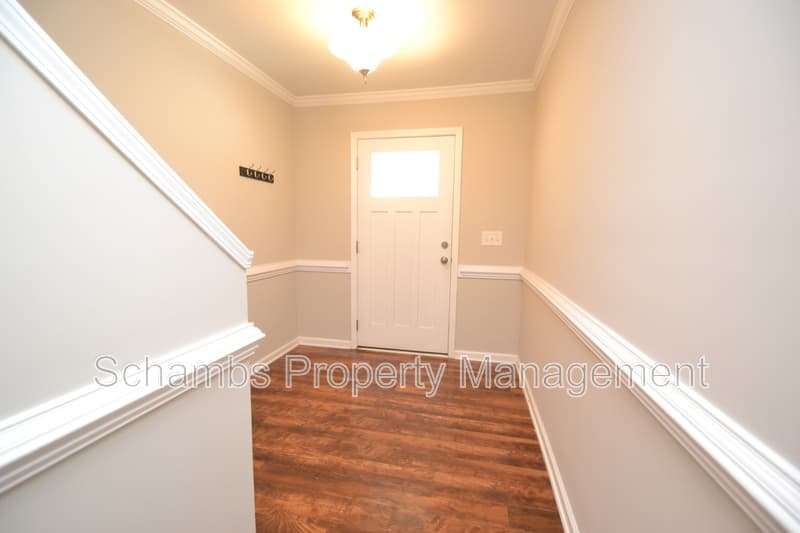 Durham House: 208 Irving Way