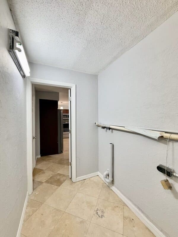 St. Petersburg House: 6943 Buhrley Terrace North
