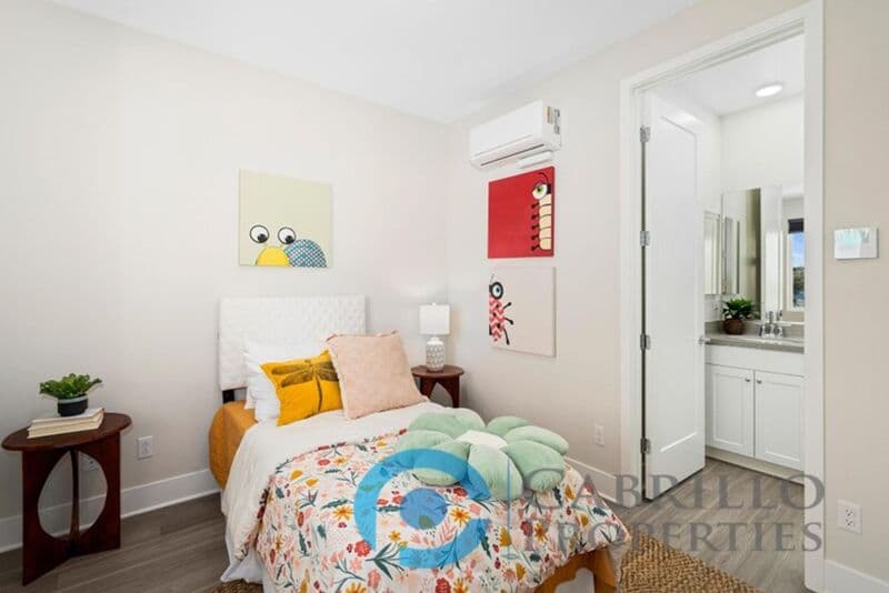 San Diego Condo: 1654 Neptune Ave