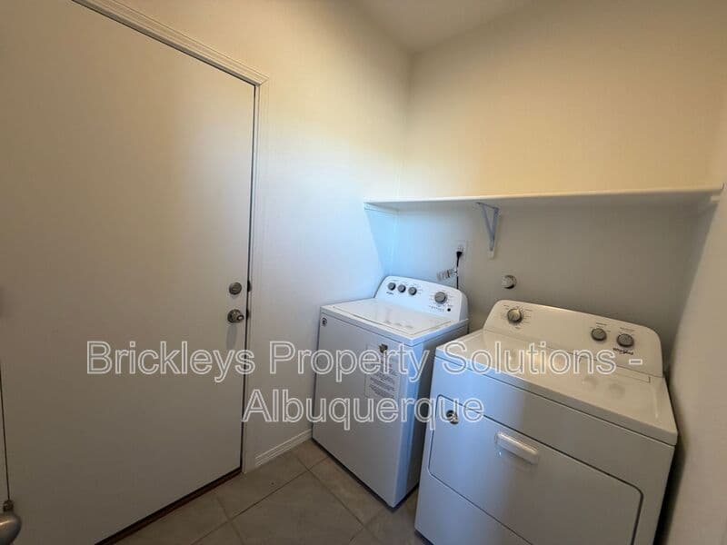 Rio Rancho House: 4875 Mount Salas St NE
