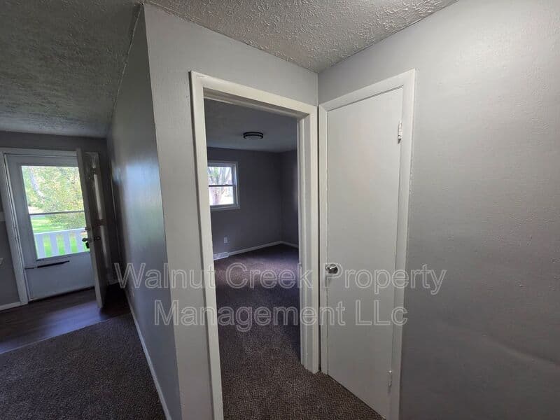 Elyria Condo: 41547 Elmwood St