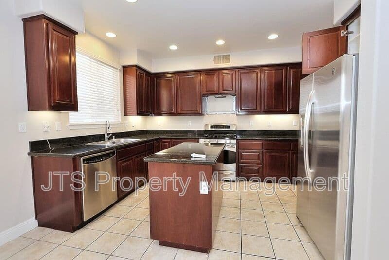 Sacramento House: 5424 Washoe Street