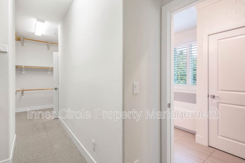 Brentwood House: 376 Bougainvilla Drive