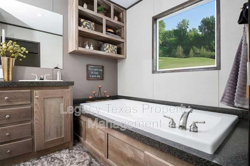 Keene Condo: 800 N Old Betsy