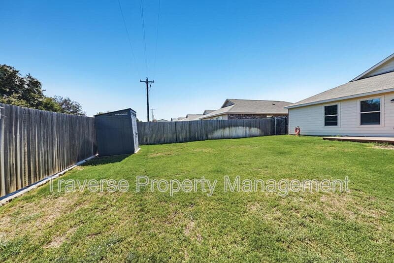 Azle House: 1380 Beach Dr