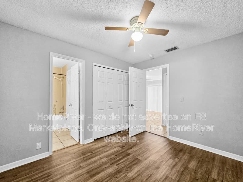 Brandon House: 3205 Bloomingdale Villas Ct