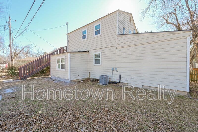 Norman House: 1127.5 W Eufaula Street