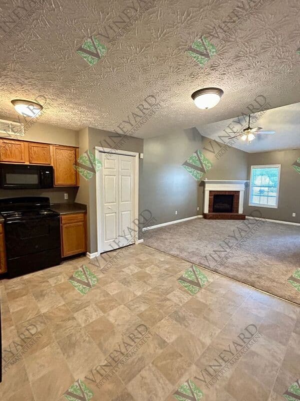 Dallas House: 101 Twin Pines Ct