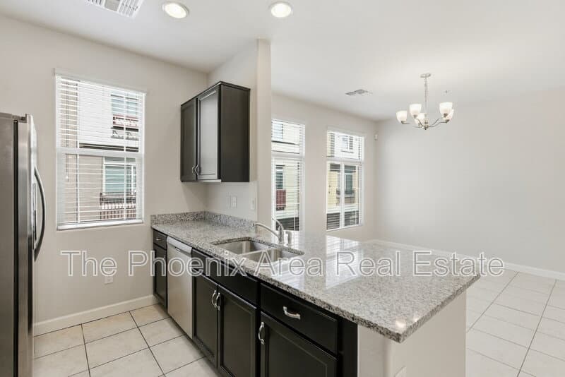 Gilbert Condo: 240 W Juniper Ave Unit 1090