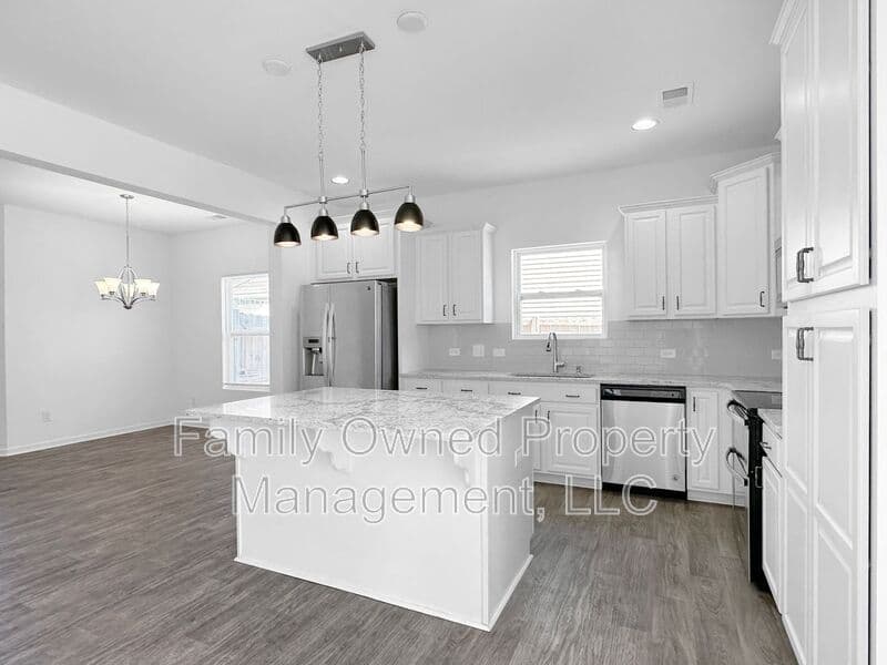 Summerville House: 105 Whimbrel Drive