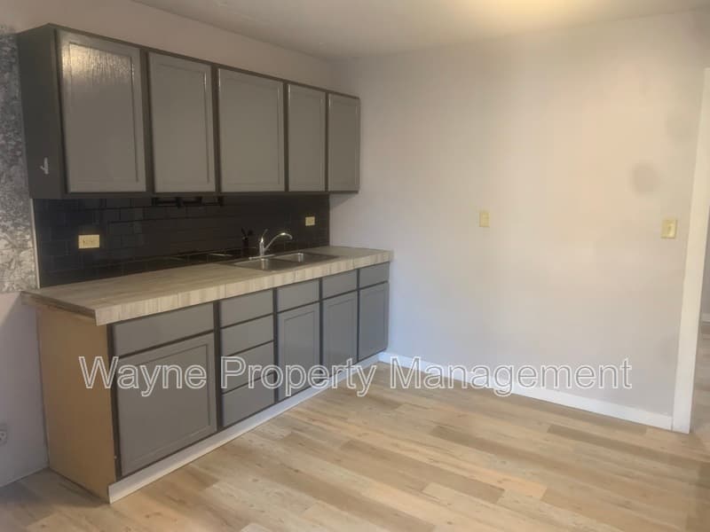 Hampton Condo: 19 N Federal St