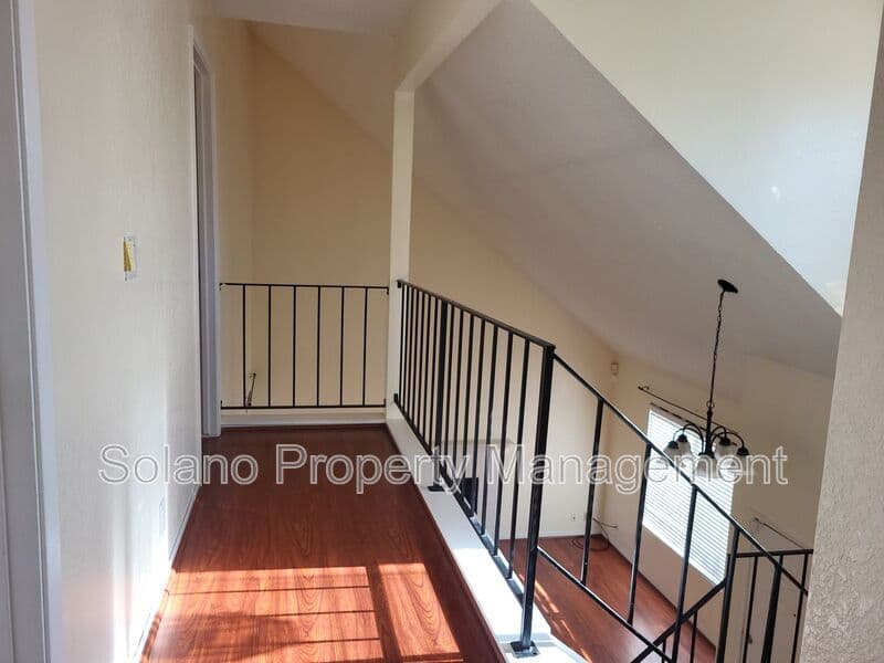 Vallejo House: 125 Serpentine Drive