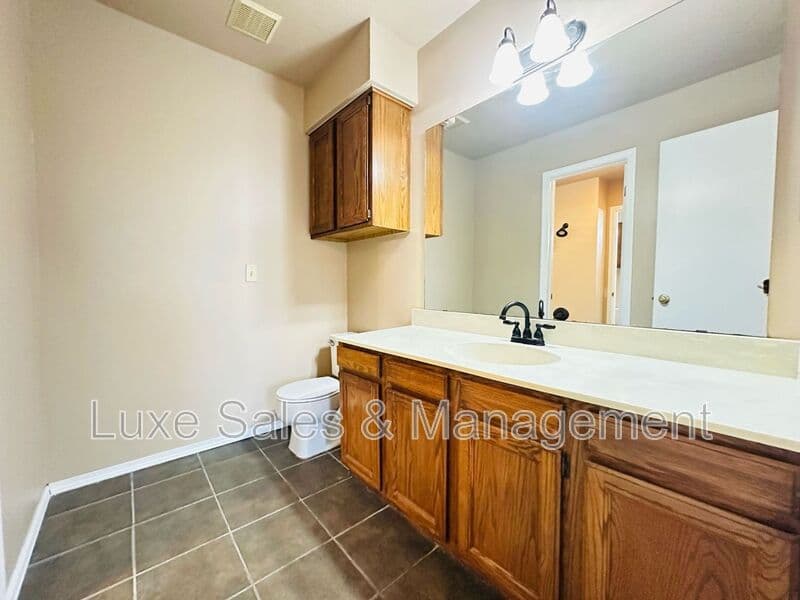 Oklahoma City Condo: 3200 W Britton Road
