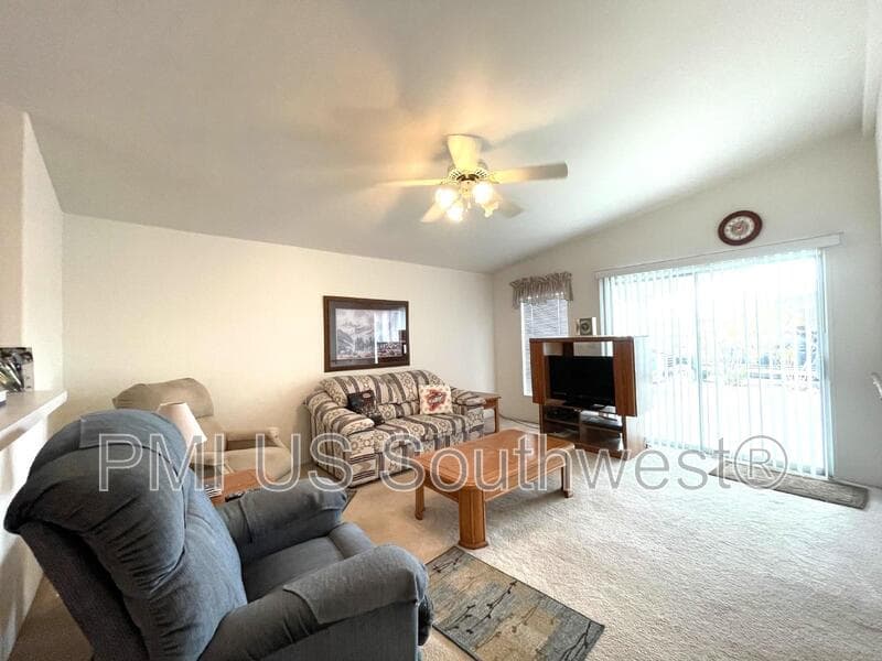 Bullhead City House: 2350 Adobe Rd