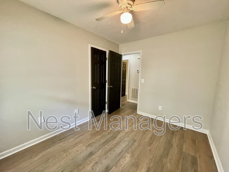 Fayetteville House: 6736 St Julian Way