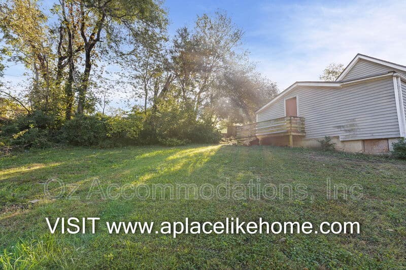 Kansas City House: 1501 N 29th St