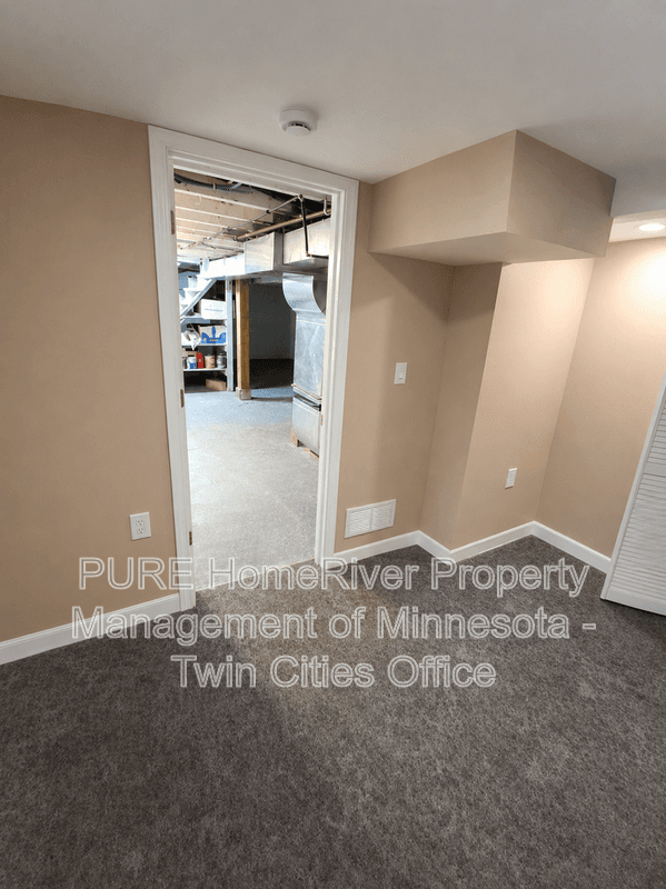 Saint Paul Condo: 987 Churchill Street #1