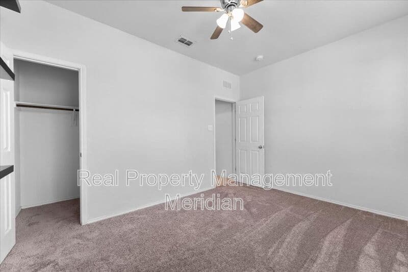 Fort Worth House: 2412 Simmental Rd