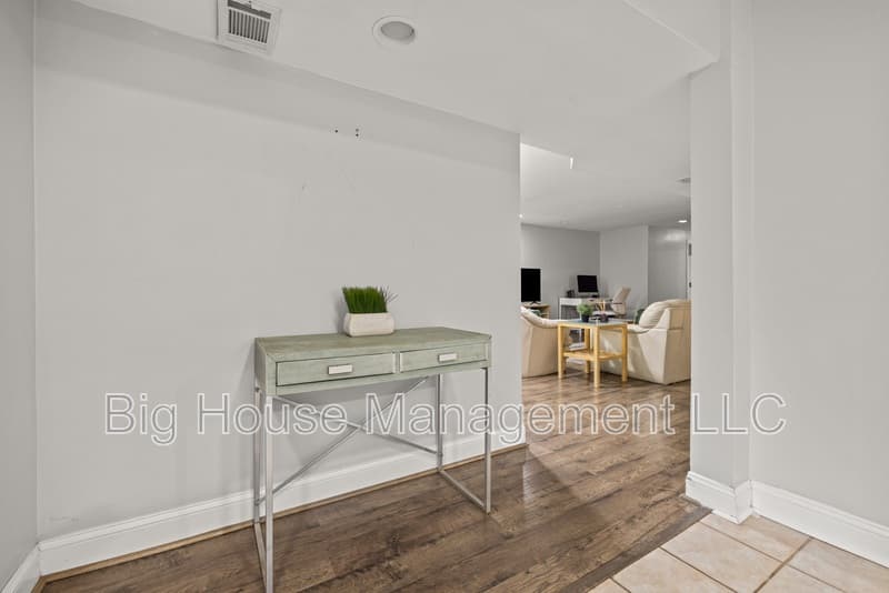 Sterling House: 47284 Grandview Pl