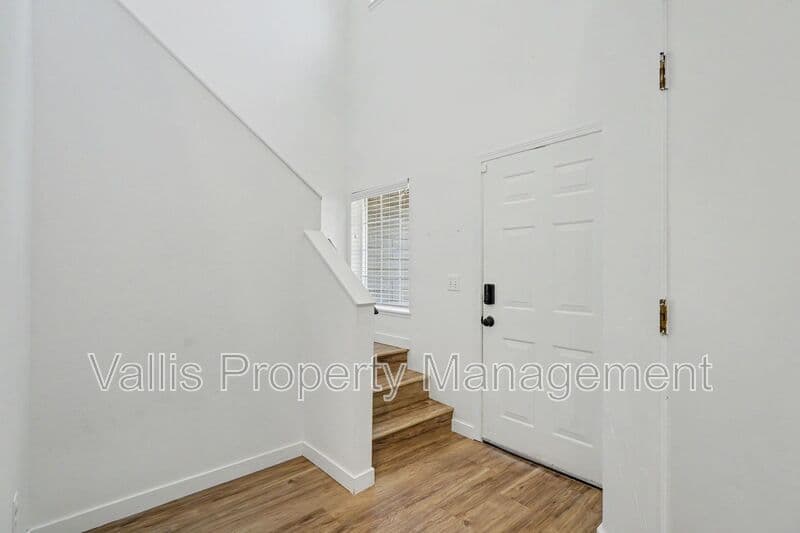 Salem Condo: 5260 Springcrest Drive