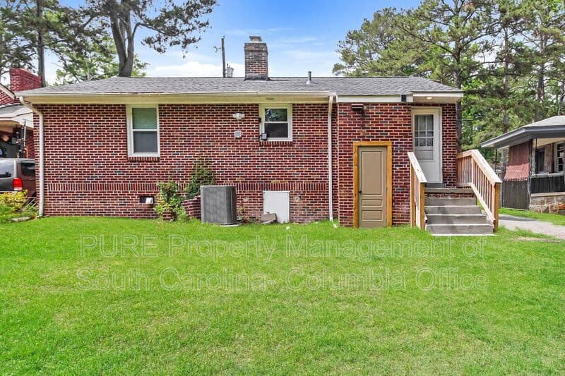 Columbia House: 2308 Manse St