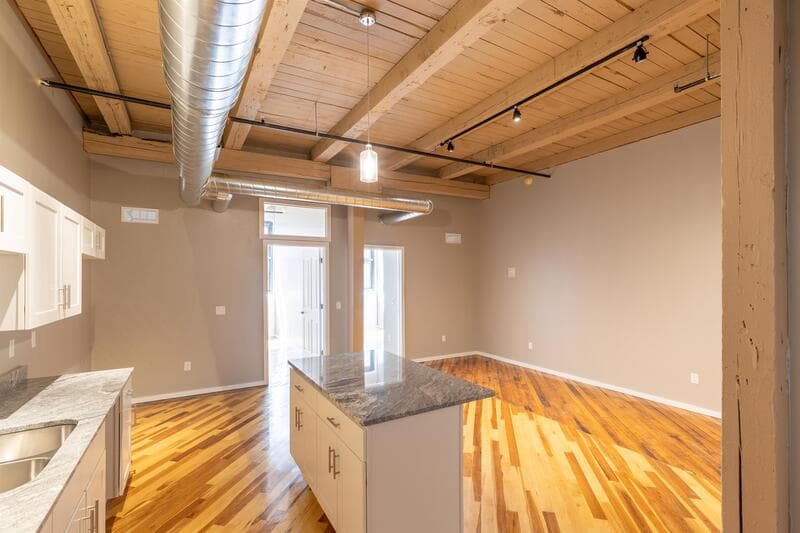 Burlington Condo: 116 N. 4th St. #206