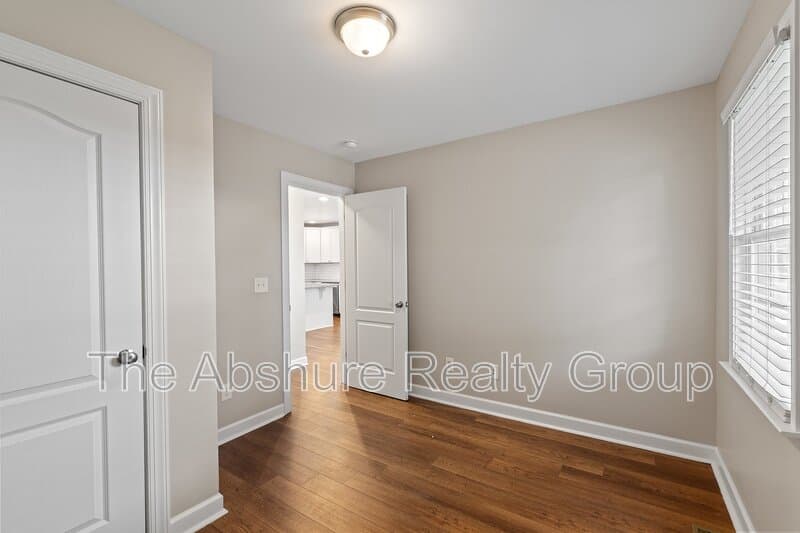 Raleigh House: 121 Gilbert Avenue