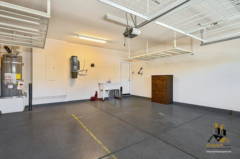 Lincoln House: 1836 Portello Way