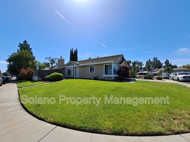 Vacaville House: 354 Bradley Dr.