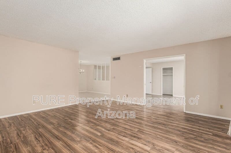 Mesa House: 5801 E Casper Rd