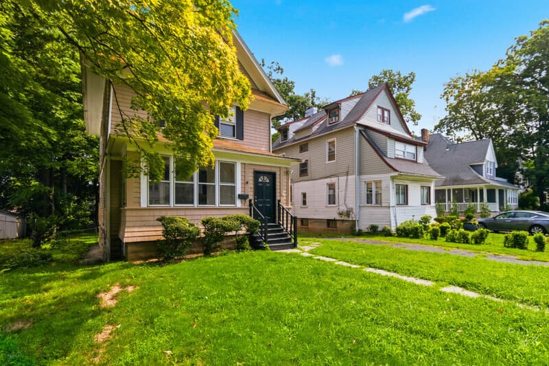 Montclair House: 99 Lincoln Street