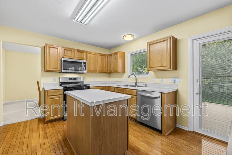 Omaha House: 5820 S. 157th St