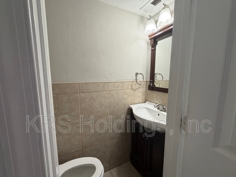 Virginia Beach Townhome: 5730 E. Hastings Arch
