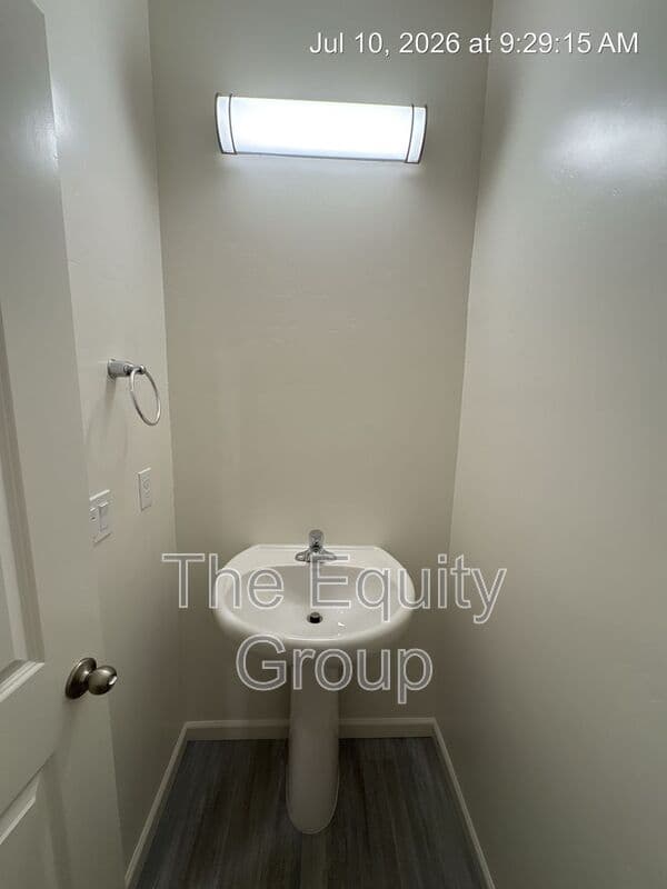 Visalia Condo: 733 S Pinkham