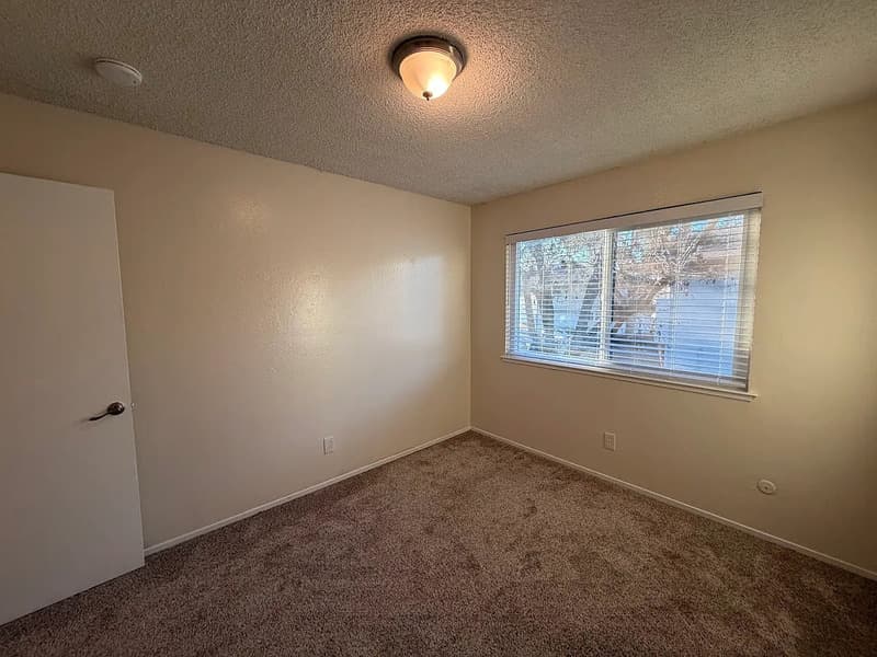 Davis Condo: 1742 Fremont Ct
