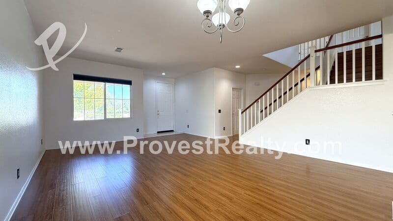 Hesperia House: 9172 Ocotillo Ave