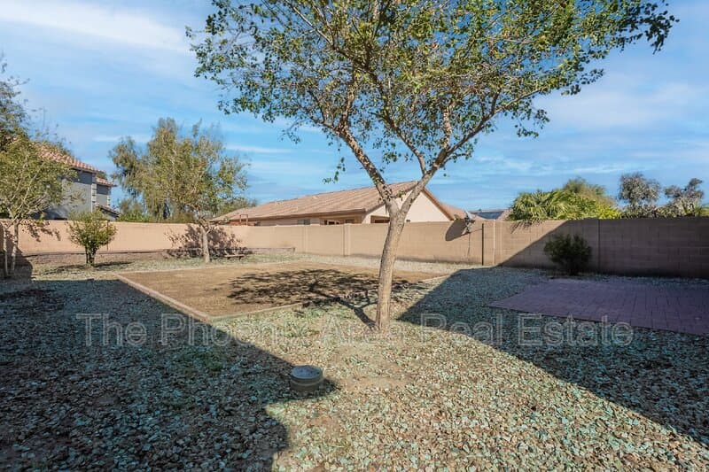 Maricopa House: 44626 W Yucca Ln