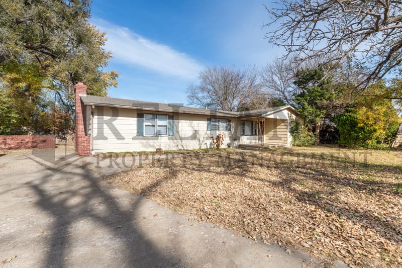 Wichita House: 220 East 44th Street South