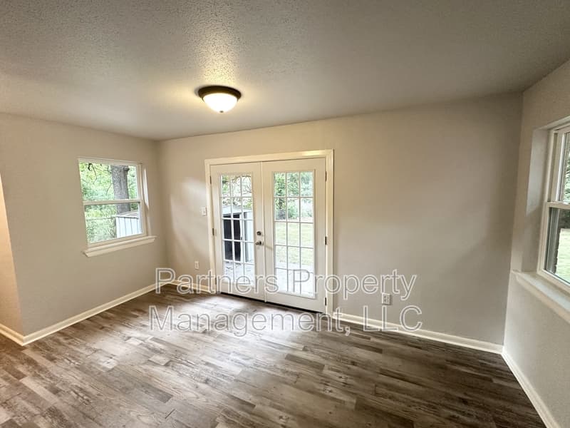 Springdale House: 2409 Cottonwood Place