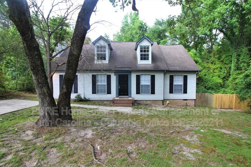 West Columbia House: 403 Charwood Ln